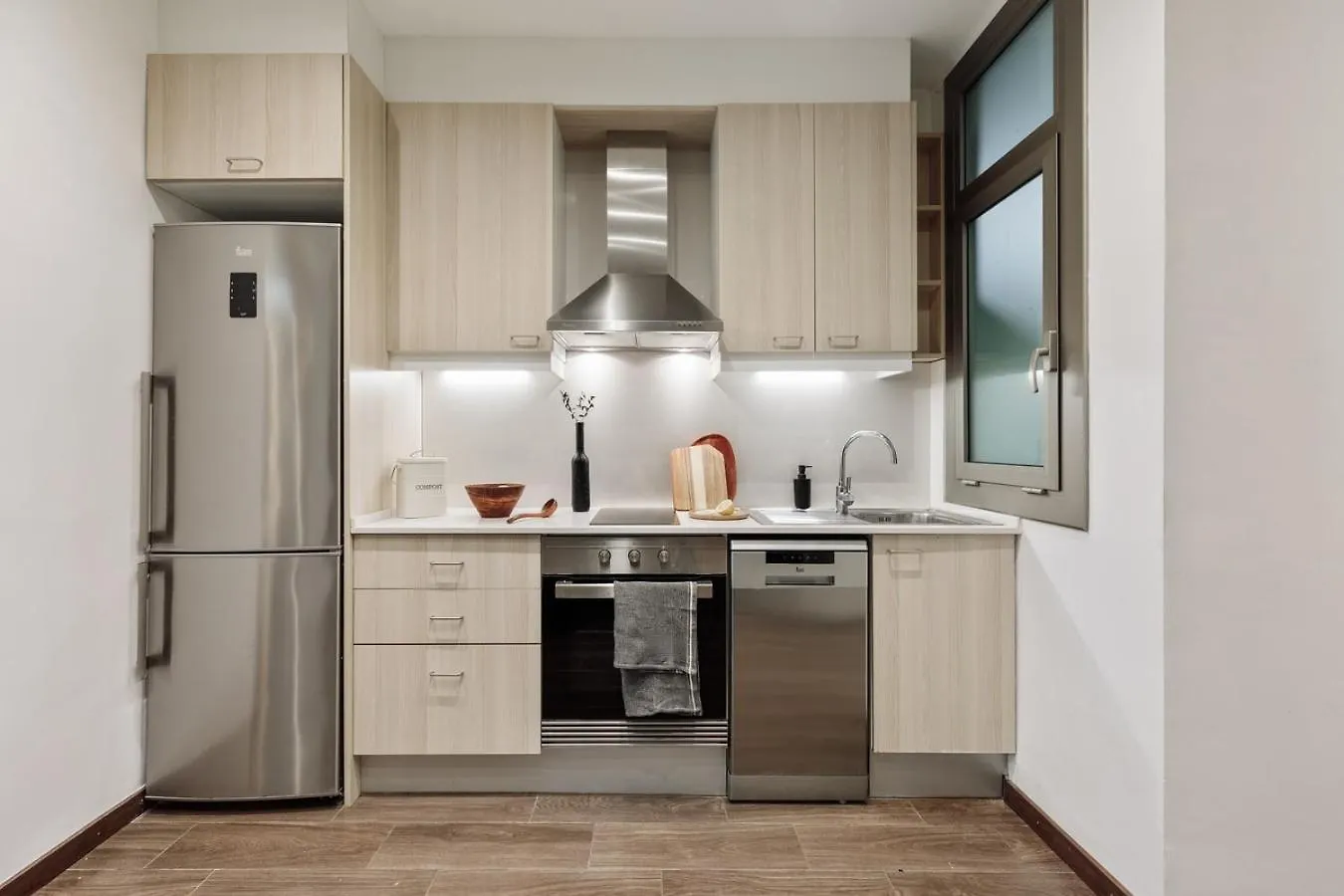 Tunupa - 2 Bedrooms And Terrace In Sant Gervasi Barcelona 0*,  Spanien